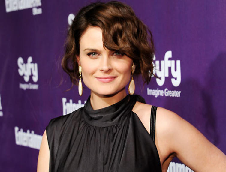 Bones Hochzeit
 Emily "Bones" Deschanel Hochzeit Der andere David fem