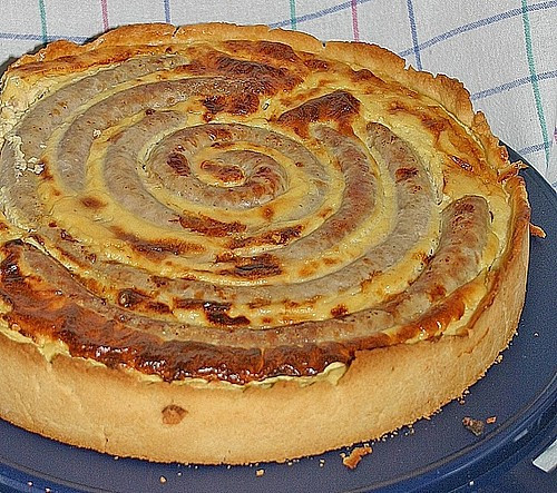 Bratwurst Kuchen
 Bratwurst Torte mit Senfkruste Rezept mit Bild