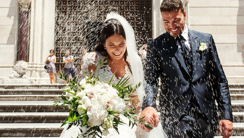 Bräuche Hochzeit
 Bräuche zur Hochzeit Womit überrascht man ein Brautpaar