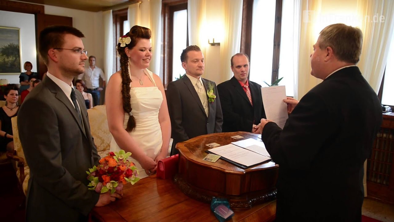Bräuche Hochzeit Standesamt
 Eine Trauung im Standesamt Bamberg