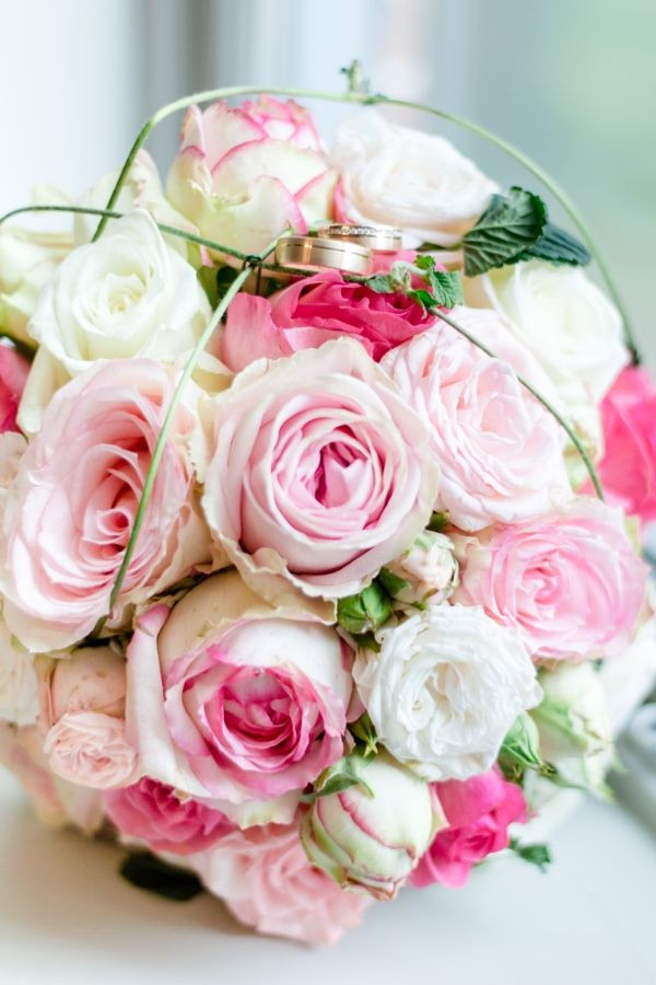 Brautstrauß Altrosa
 Klassischer Brautstrauß mit Rosa Rosen Classic rose