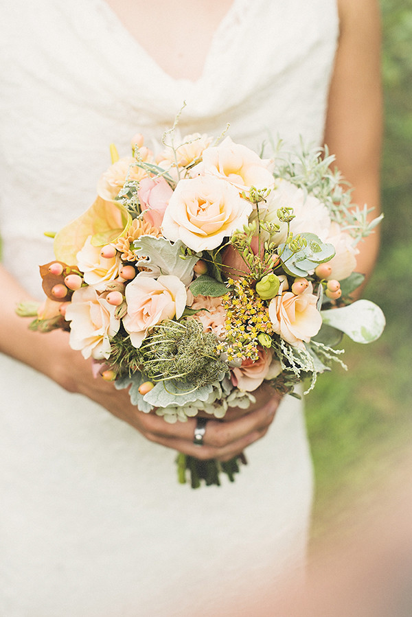 Brautstrauß Apricot
 Eine punkig angehauchte Hochzeitsdeko in Mint und Rose