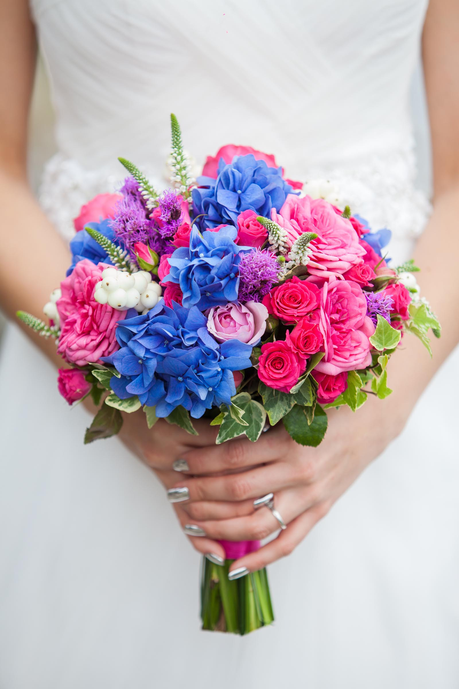 Brautstrauß Blau
 Brautstrauß in Pink und Blau Heiraten mit braut