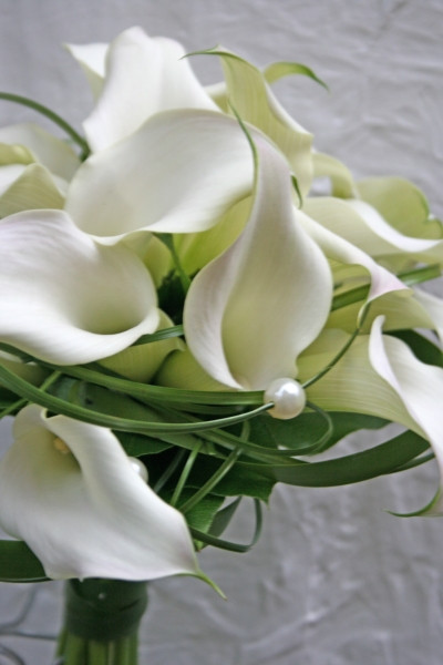 Brautstrauß Calla
 Brader´s Floristikwerkstatt geradlinige Hochzeit