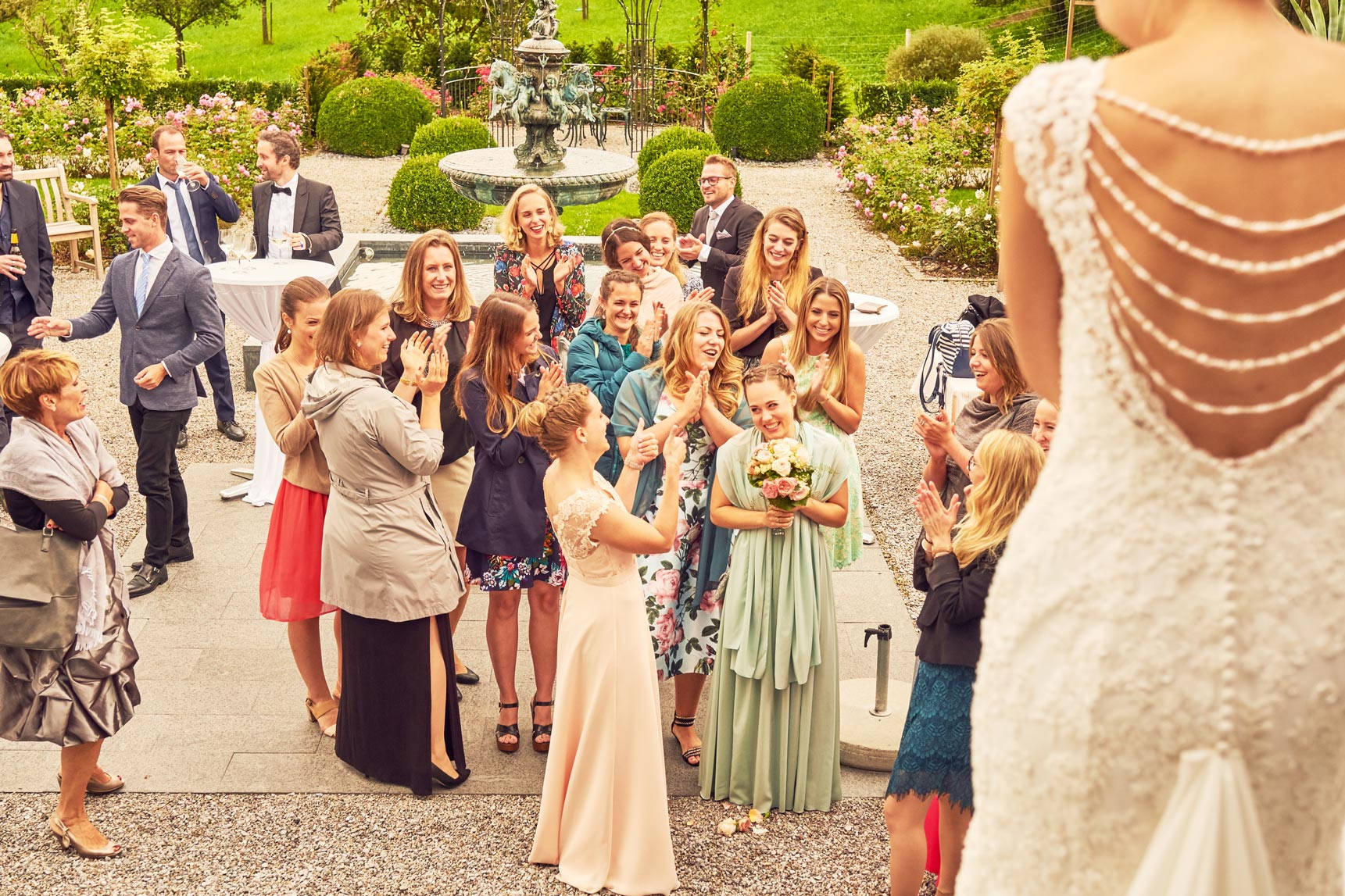 Brautstrauß Fangen
 Traumhaft schöne Hochzeit in Grüningen und Dübendorf