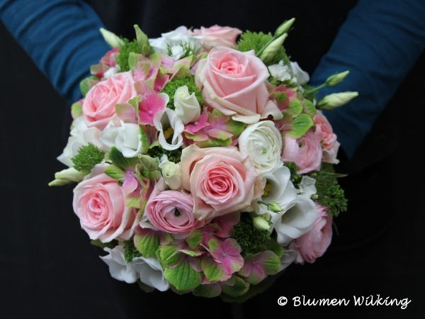 Brautstrauß Hortensien Und Rosen
 Brautstrauß in rosa und weiß mit Rosen Ranunkeln Eustoma