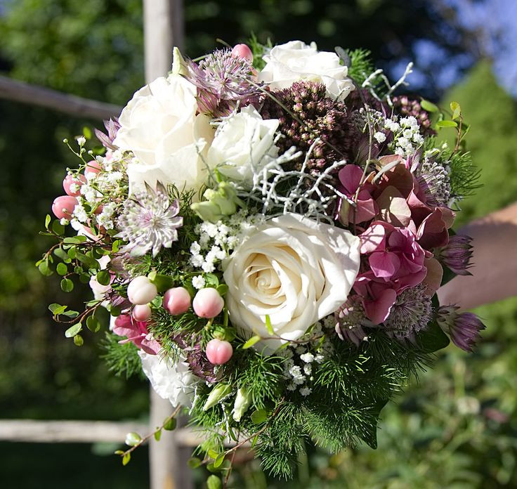 Brautstrauß Hortensien Und Rosen
 Die besten 25 Brautstrauss rosen hortensien Ideen auf