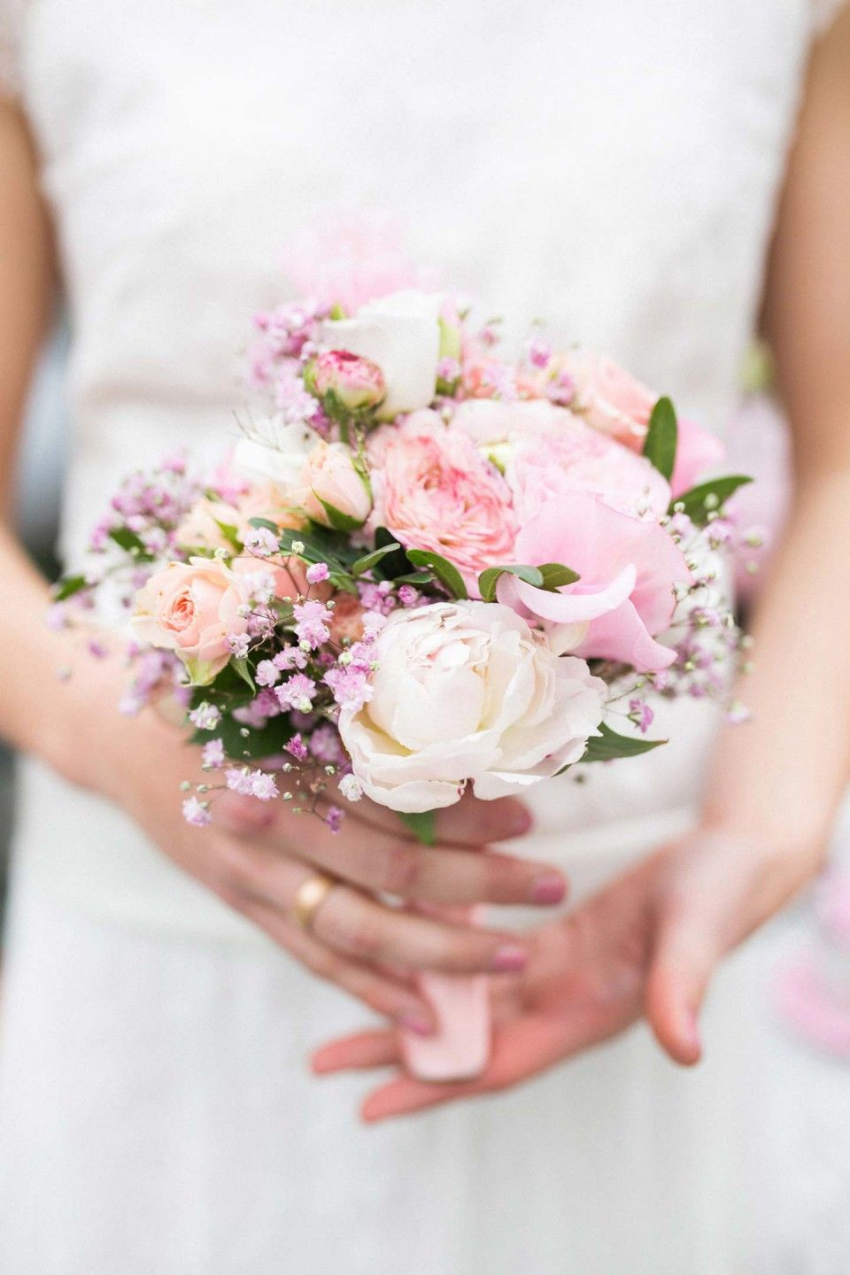 Brautstrauß Klein
 Romantisches Frühlingserwachen in Rosa & Grau