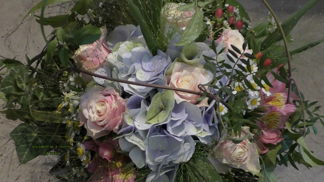 Brautstrauß Lavendel
 Individueller Brautstrauß von der Meisterfloristik