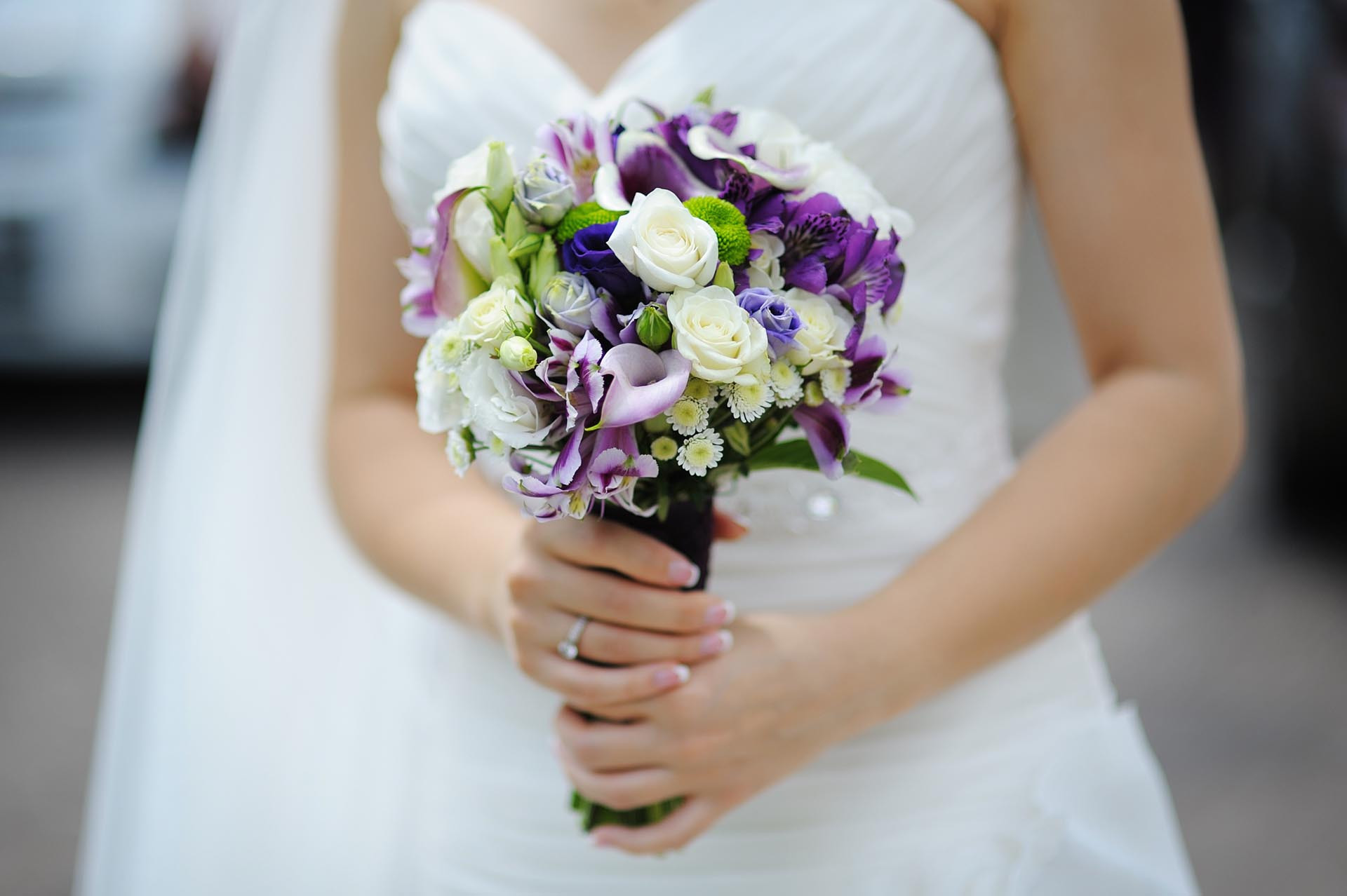 Brautstrauß Lila
 Brautstrauß in Lila und Weiß Heiraten mit braut