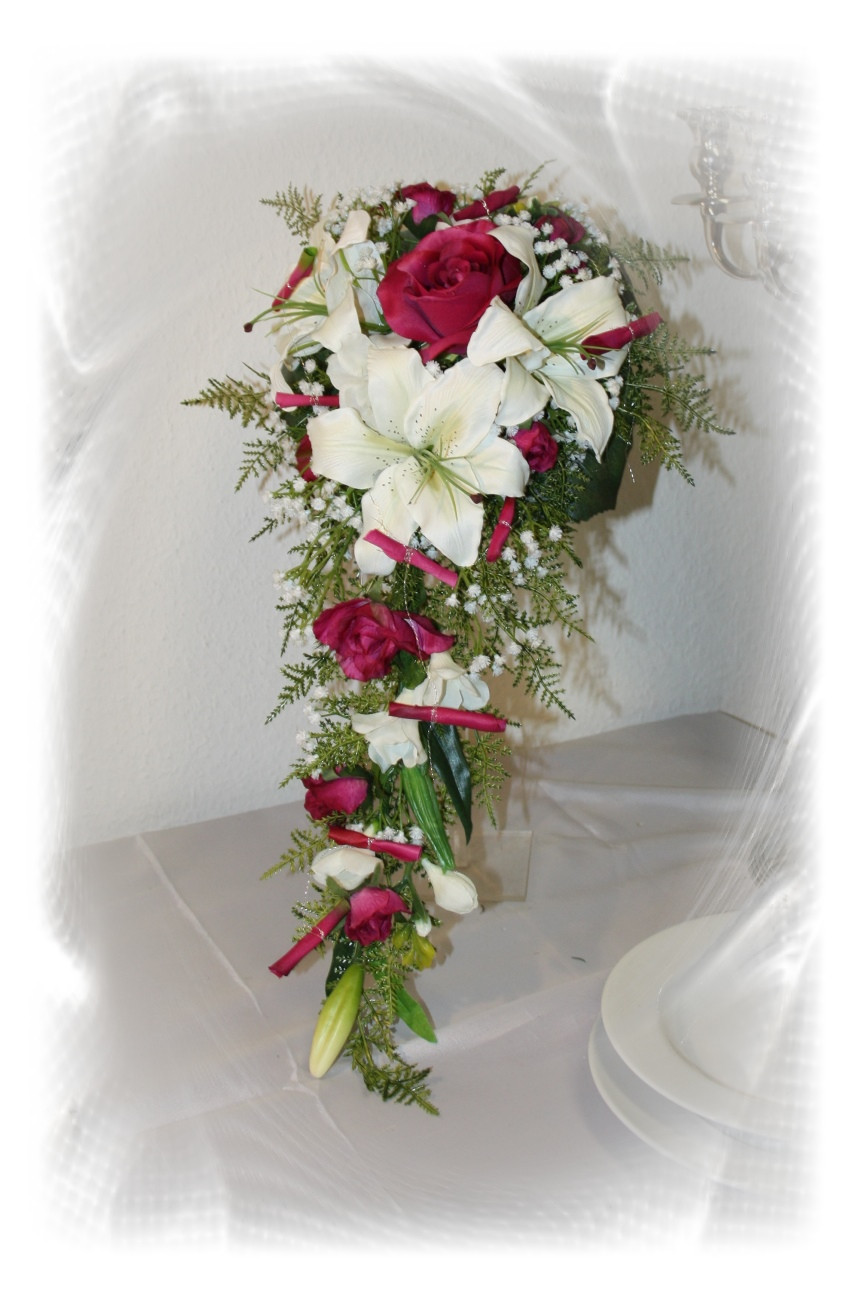 Brautstrauß Online Bestellen
 Brautstrauss Lilien