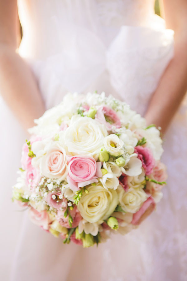 Brautstrauß Rosa Weiß
 Pin Brautstrauß Mit Rosen Ranunkeln Und Dahlien In Rosa