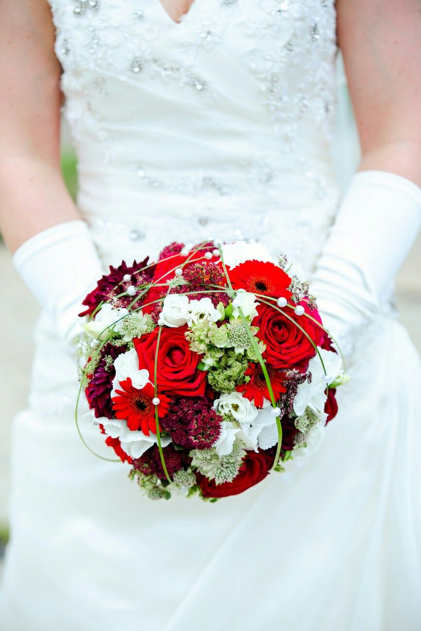 Brautstrauß Rot
 Brautstrauss rot weiss Bridal bouquet red white Created