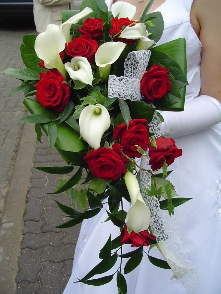 Brautstrauß Rote Rosen
 Brautstrauß weiße Calla mit roten Rosen