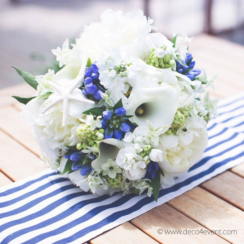 Brautstrauß Rund
 Brautstrauß MARINE rund aus Saisonblumen Blau Weiß [kau