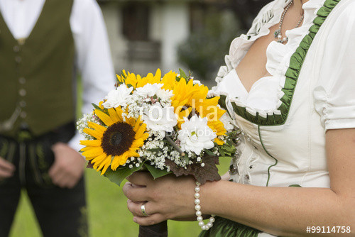 Brautstrauß Sonnenblumen
 "Brautstrauss aus Sonnenblumen " Stockfotos und