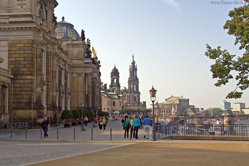 Brühlsche Terrasse Dresden
 Dresden Gezilecek Yerler Ve Gezi Rehberi Gezeceğiz