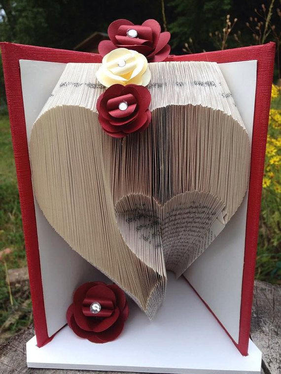 Buch Falten Hochzeit
 Book folding art pattern for a Heart