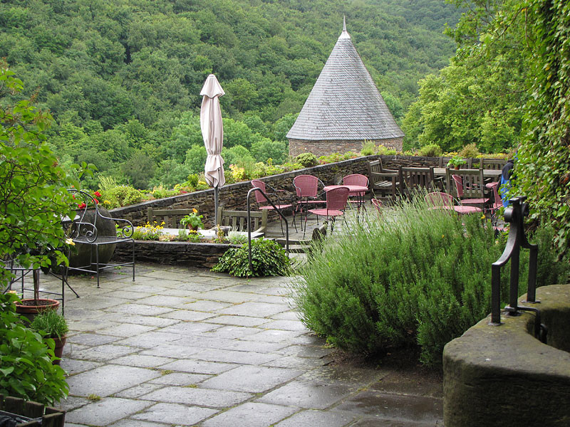 Burg Pyrmont Hochzeit
 Burg Pyrmont – Eventlocation für Hochzeiten und