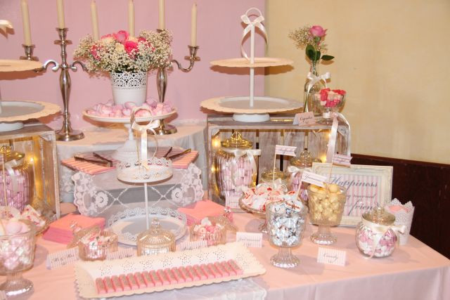 Candybar Hochzeit
 Ankerwerfer Hochzeit Deko und Candy Bar in rosa und creme