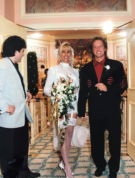 Carmen Geiss Hochzeitskleid
 Star Hochzeiten Die skurrilsten Brautkleider der Stars