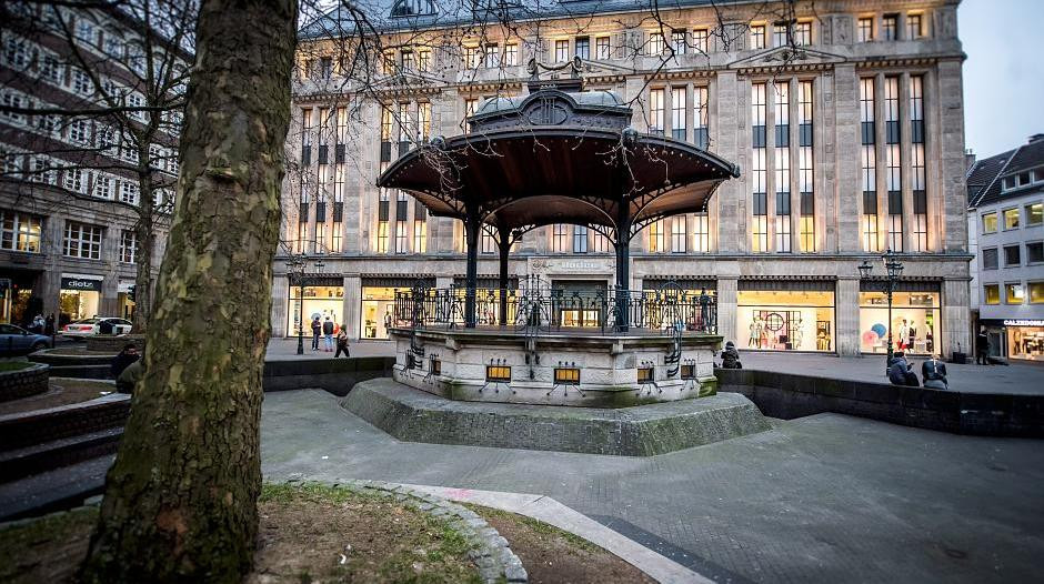 Carsch Haus Düsseldorf
 Carsch Haus in Düsseldorf wird 2017 zum Nobel Outlet "Saks