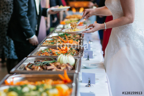 Catering Hochzeit
 "essen hochzeit buffet catering" Stockfotos und