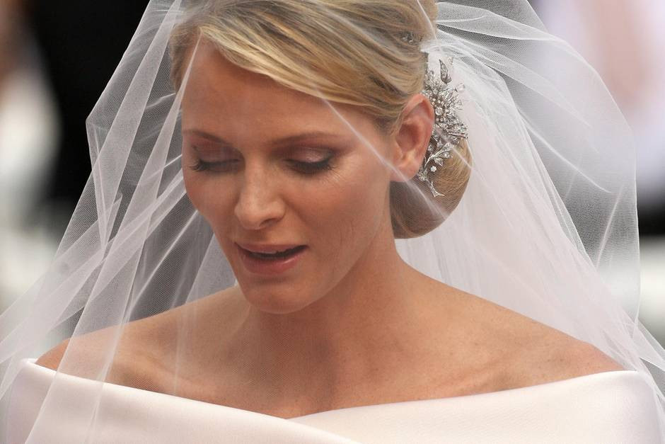 Charlene Von Monaco Hochzeit
 Charléne von Monaco Fluchtversuch vor der Hochzeit mit