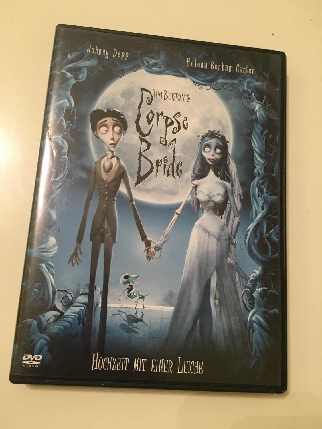 Corpse Bride – Hochzeit Mit Einer Leiche
 „Tim Burton s Corpse Bride Hochzeit mit einer Leiche