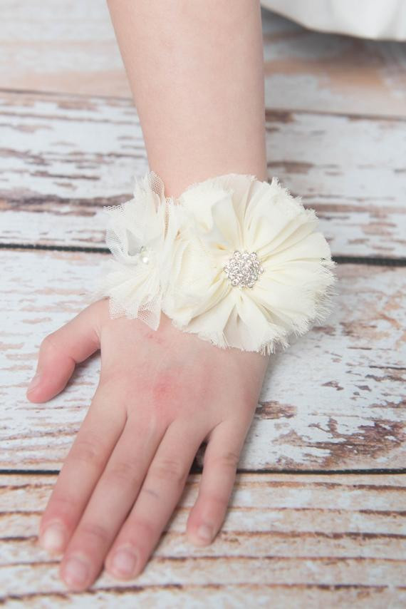 Corsage Hochzeit Trägerlos
 Elfenbein Corsage Creme Hochzeit Corsage Armband