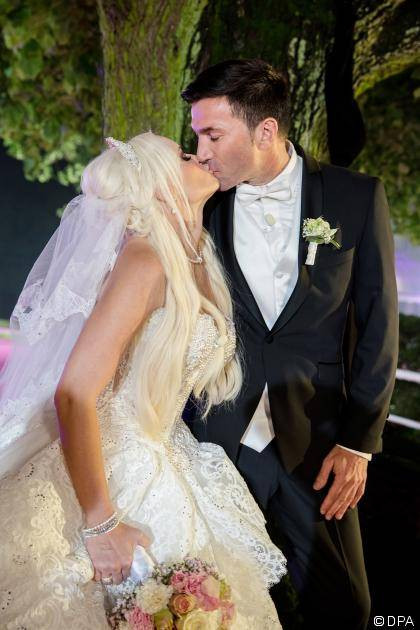 Daniela Katzenberger Hochzeit Wo
 Daniela Katzenberger „In Flitterwochen gehören für