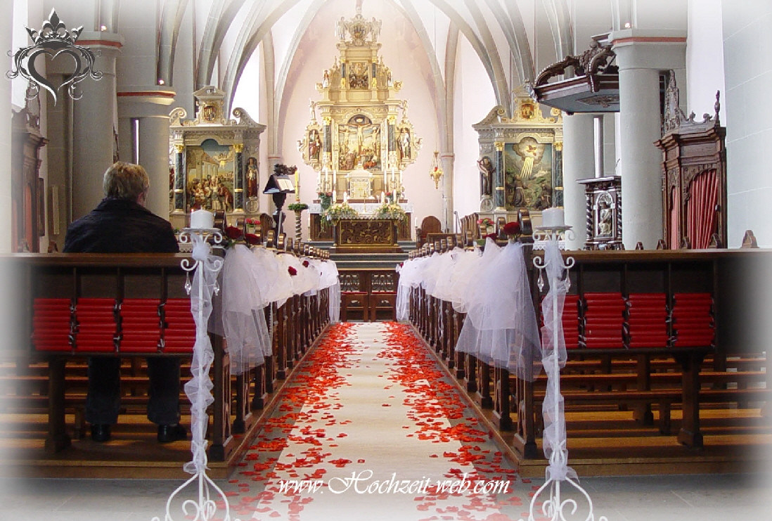 Deko Hochzeit Kirche
 Kirchendekoration oder Hochzeitsdekoration Kirchendeko