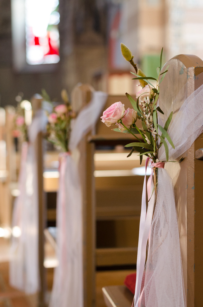 Deko Kirchenbänke Hochzeit
 Frühlingshafte Magnolien Hochzeit – Teil 4 Kirchenbänke