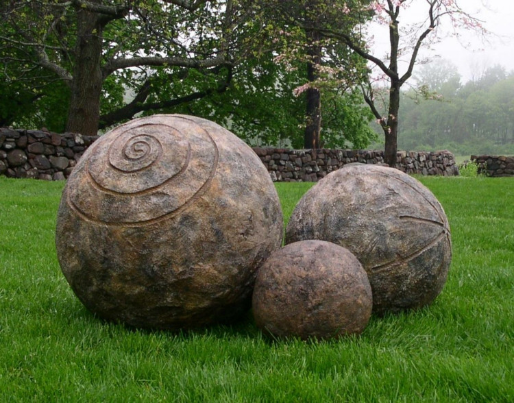 Dekokugeln Garten
 Skulpturen im Garten – 38 Ideen für Kugel als Akzent