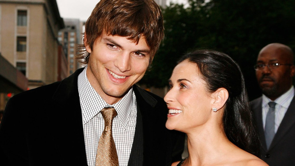 Demi Moore Ashton Kutcher Hochzeit
 Ashton Kutcher Somehow Turns Demi Moore Divorce Drama Into