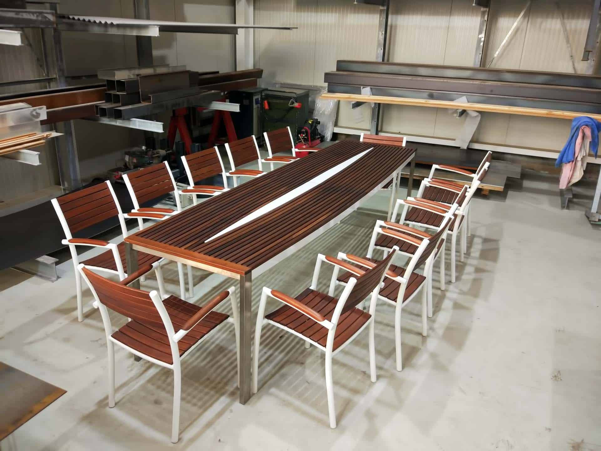 Design Tisch
 tisch holz metall teak stahl edelstahl mit stühlen aus