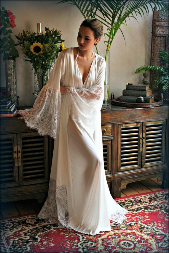 Dessous Hochzeit
 Satin Bridal Robe Lace Trimmed Angel Sleeve Wedding Sleepwear