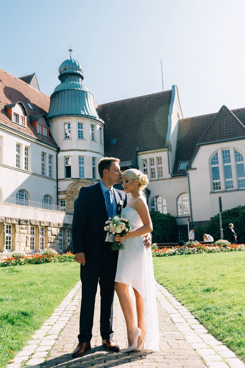 Deutsche Hochzeit
 Weißrussisch deutsche Hochzeit Heiraten mit braut