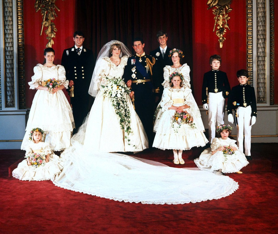Diana Hochzeit
 Bilderstrecke zu Prinz Charles und Dianas Hochzeitsfotos