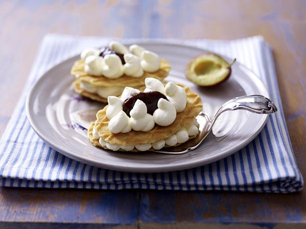 Diät Kuchen
 Kuchen Diät Gefüllte Waffeln mit Pflaumenmus und Sahne