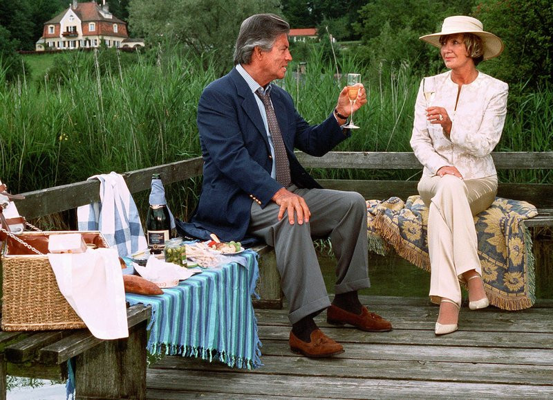 Die Hochzeit Auf Dem Lande
 Utta Danella Die Hochzeit auf dem Lande [04 ] – TV