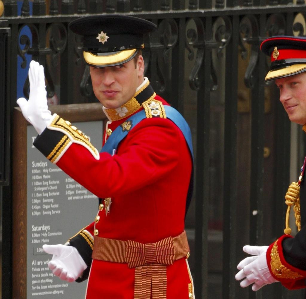 Die Rote Hochzeit
 Hochzeit Warum trägt Prinz Williams eine rote Uniform WELT
