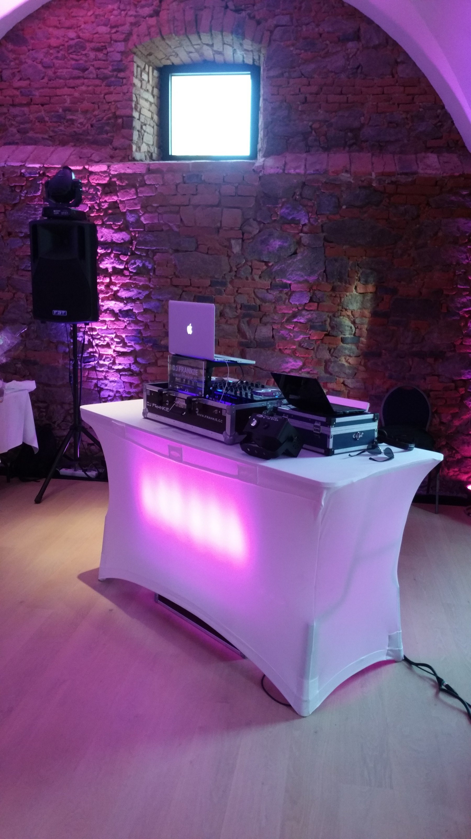 Dj Hochzeit
 DJ Hochzeit Ihr Hochzeitsdj in München und ganz Bayern