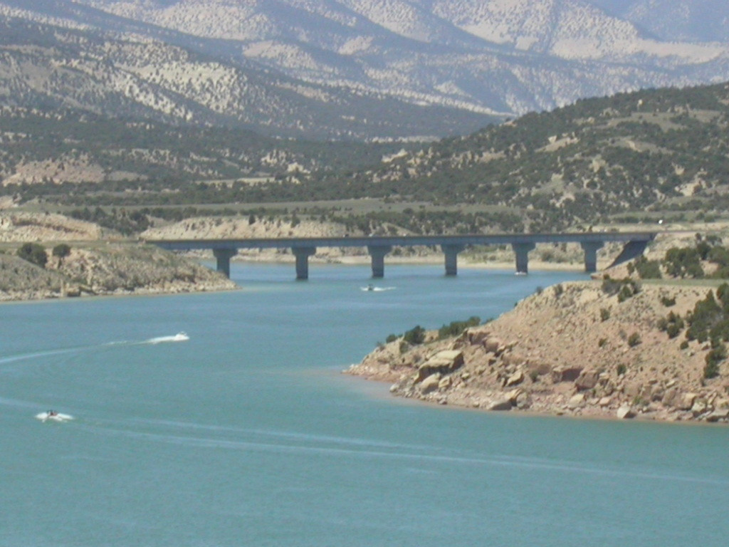 Duschende Ratte
 Duchesne UT The bridge going over Starvation Resevoir