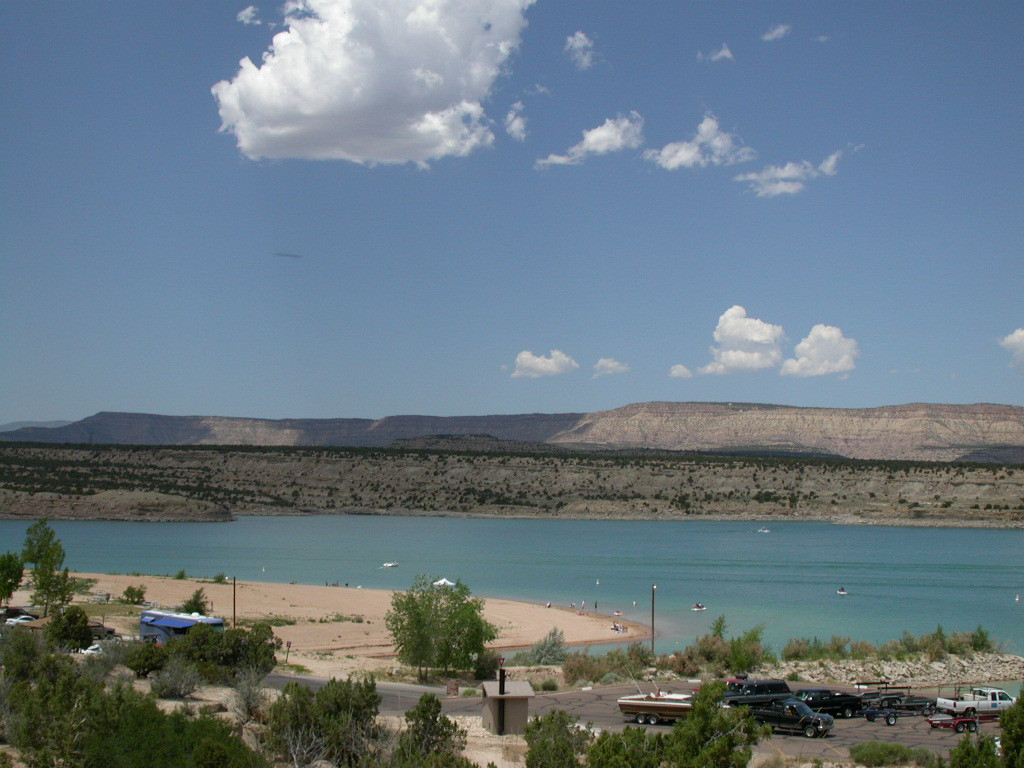 Duschende Ratte
 Duchesne UT The boat ramp at Starvation Resevoir next