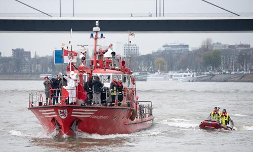 Düsseldorf Geschenke
 In Düsseldorf sammelte der Nikolaus Geschenke ein