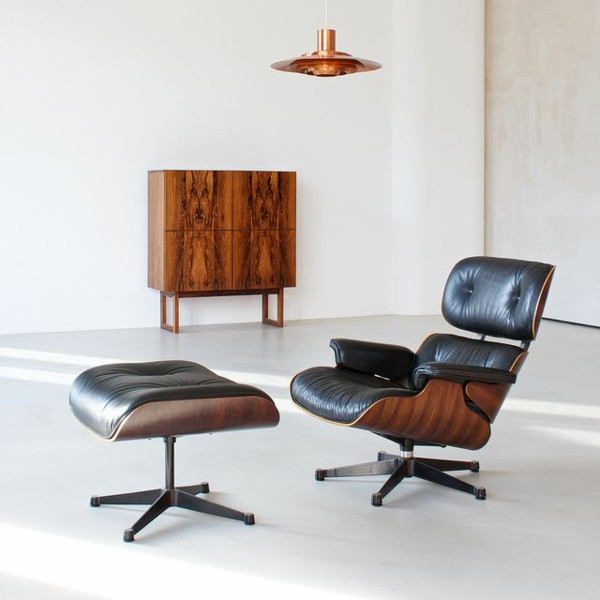 Eames Sessel
 Der Charles Eames Lounge Chair denkt an Ihren Komfort