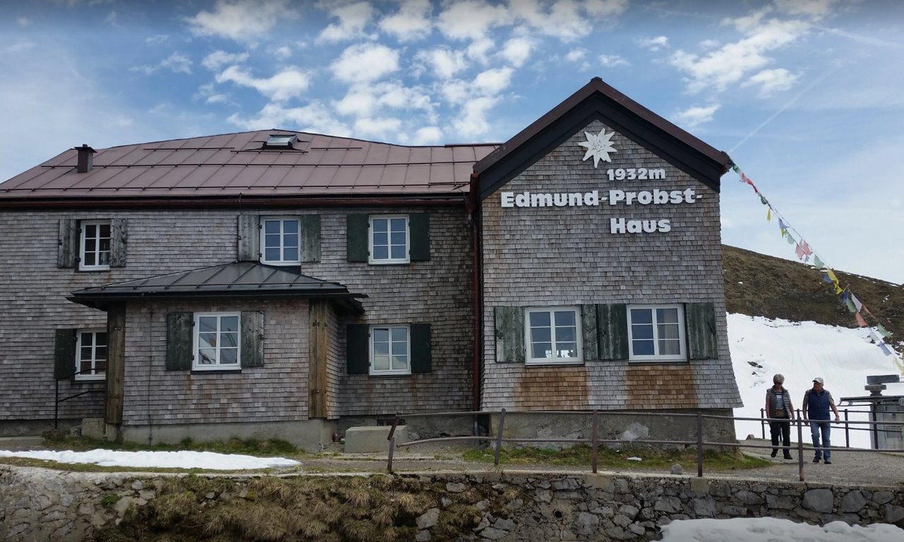 Edmund Probst Haus
 Edmund Probst Haus