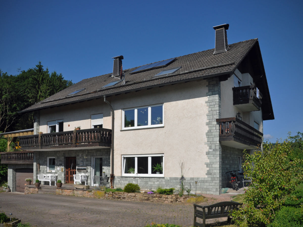 Eisenacher Haus
 Ferienwohnung Eisenacher OG Flörsbachtal Familie Ulrike