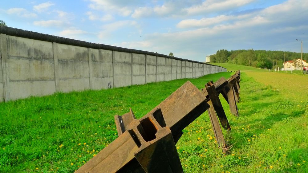 Eiserner Vorhang
 Eiserner Vorhang bei Hötensleben Foto & Bild